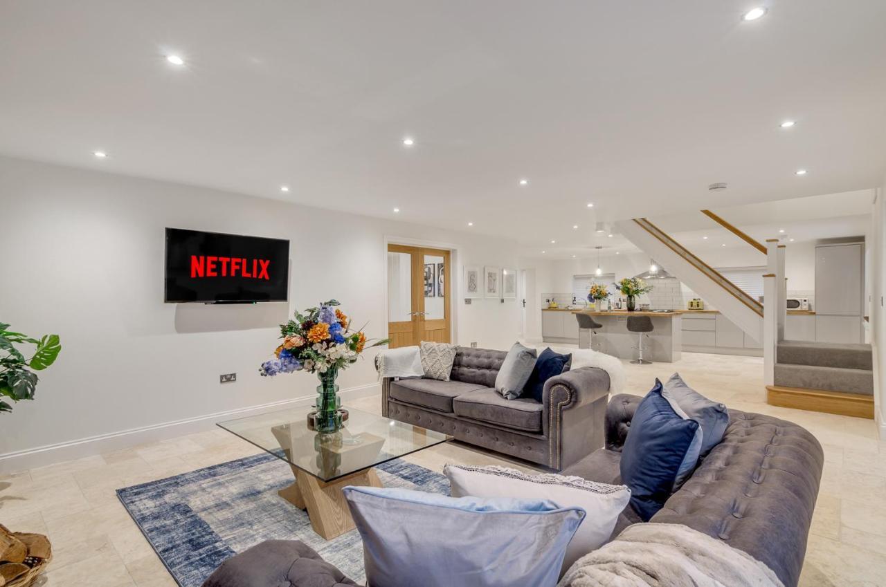 Spacious 6-Bed Home, Near The Norfolk Broads Clippesby Екстер'єр фото