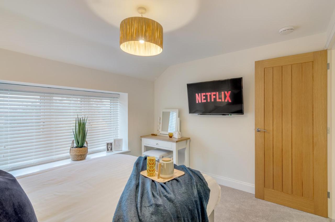 Spacious 6-Bed Home, Near The Norfolk Broads Clippesby Екстер'єр фото
