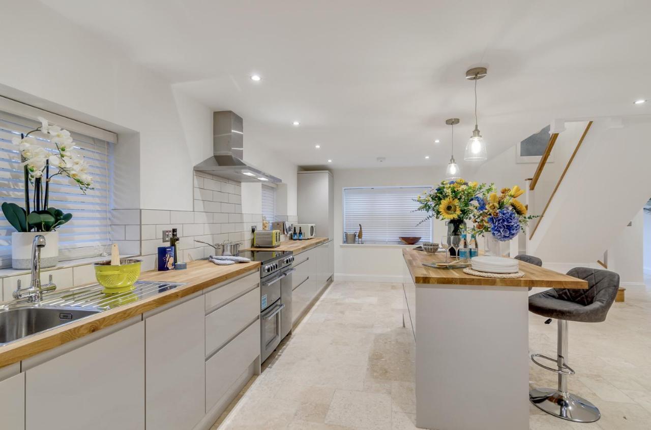 Spacious 6-Bed Home, Near The Norfolk Broads Clippesby Екстер'єр фото