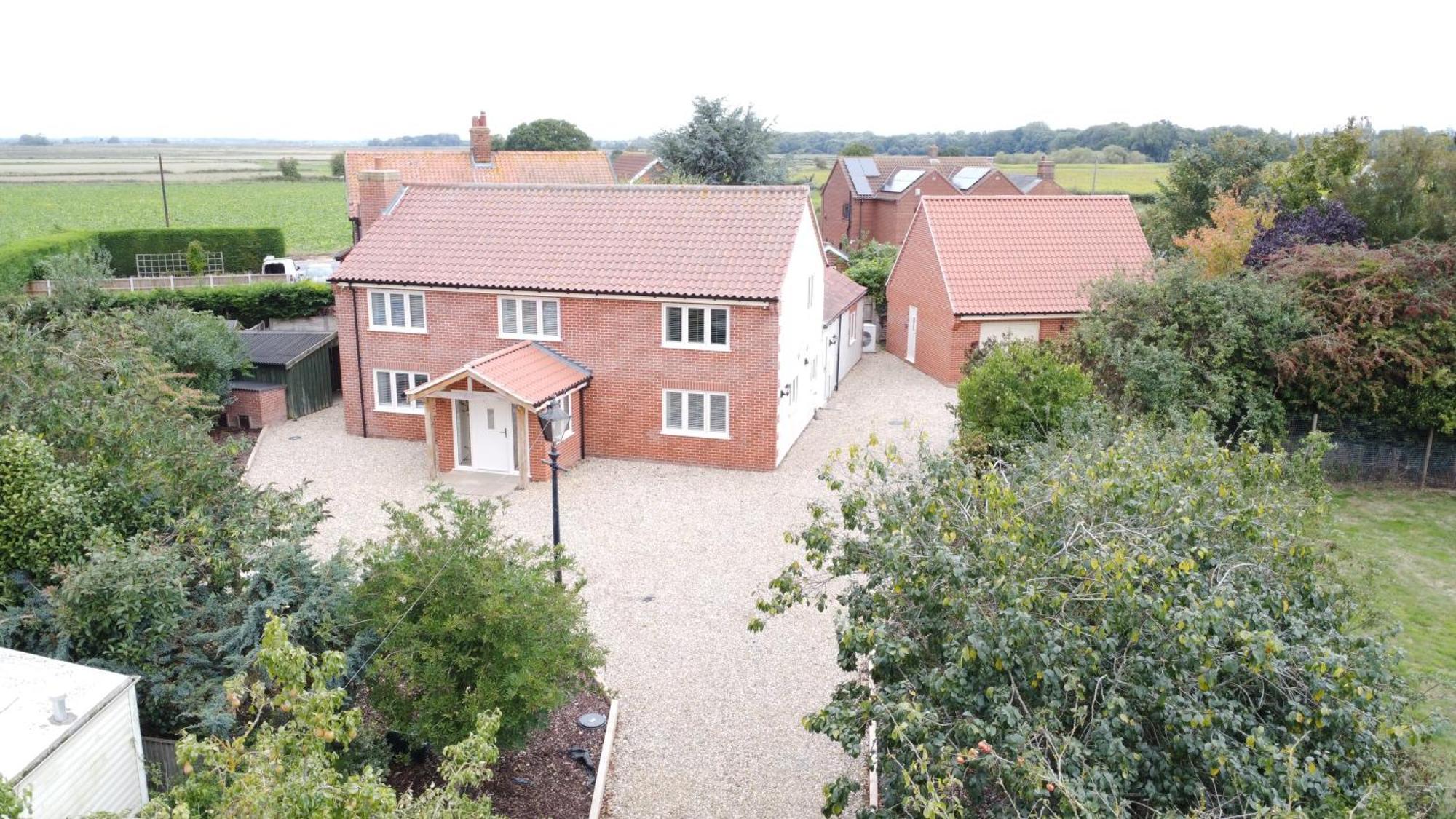 Spacious 6-Bed Home, Near The Norfolk Broads Clippesby Екстер'єр фото